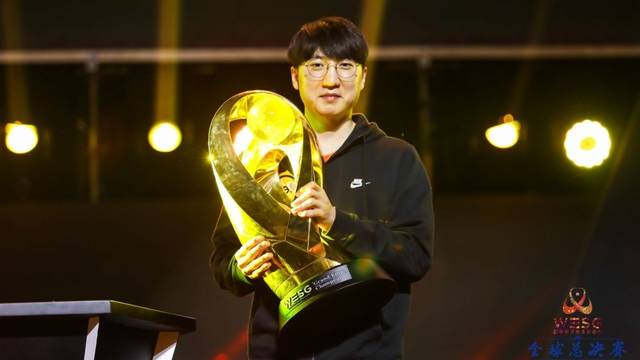 它鼓励更高 它鼓励更高