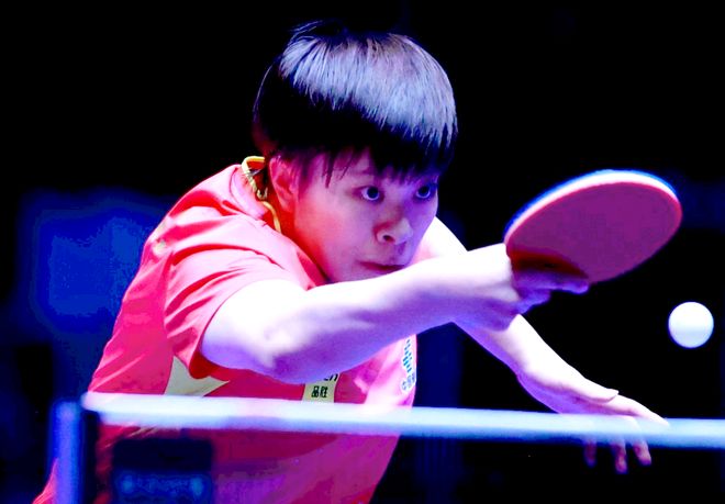 在右路背身 在右路背身